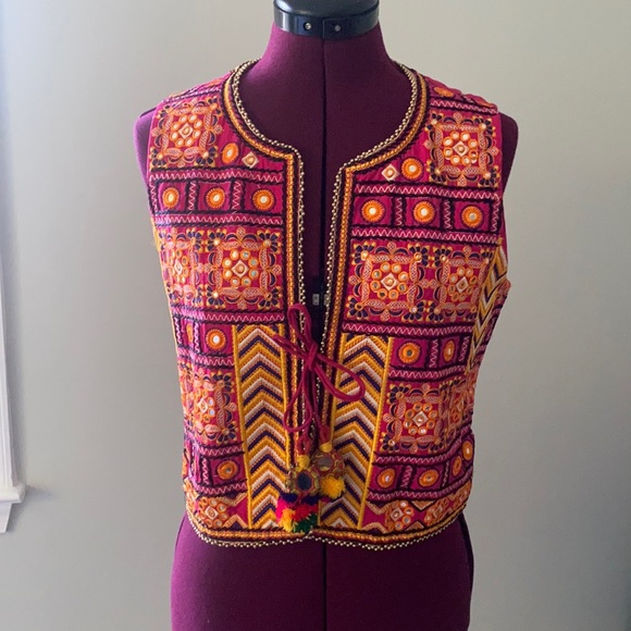 Beautiful vest - Picture 1 of 7